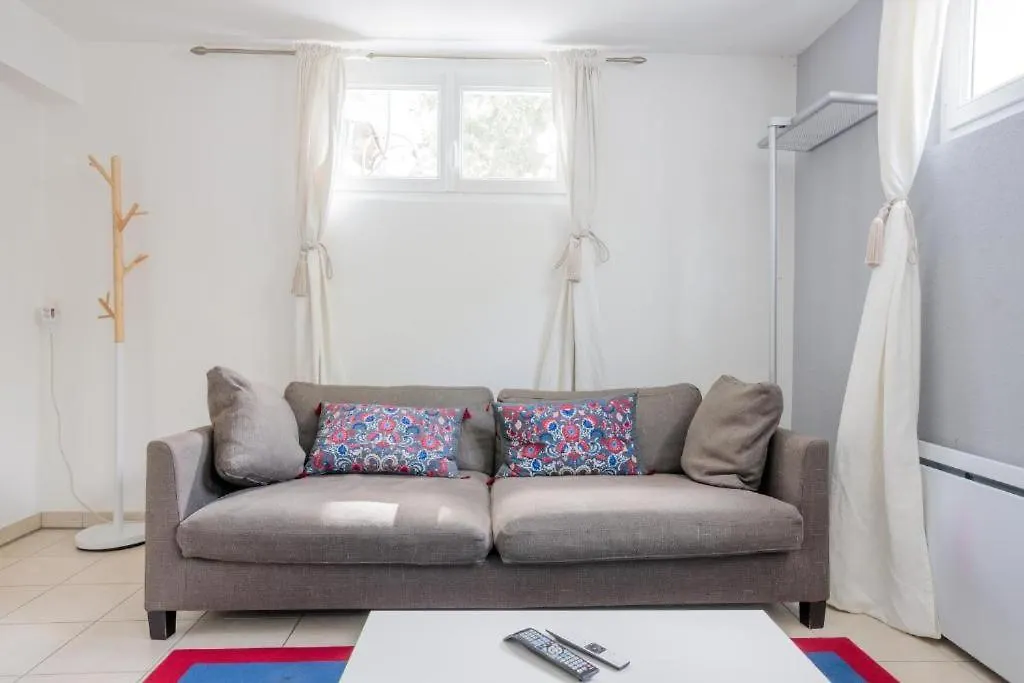 2 Room Apartment, Free Parking And Wifi Genève Appartement