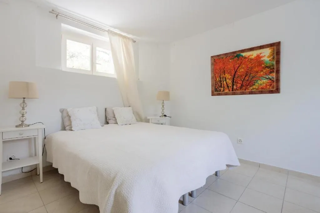 2 Room Apartment, Free Parking And Wifi Genève