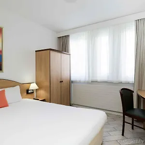 2* Otel Centre